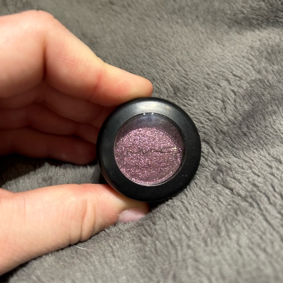 M.A.C Dazzleshadow - Picture 2 of 4